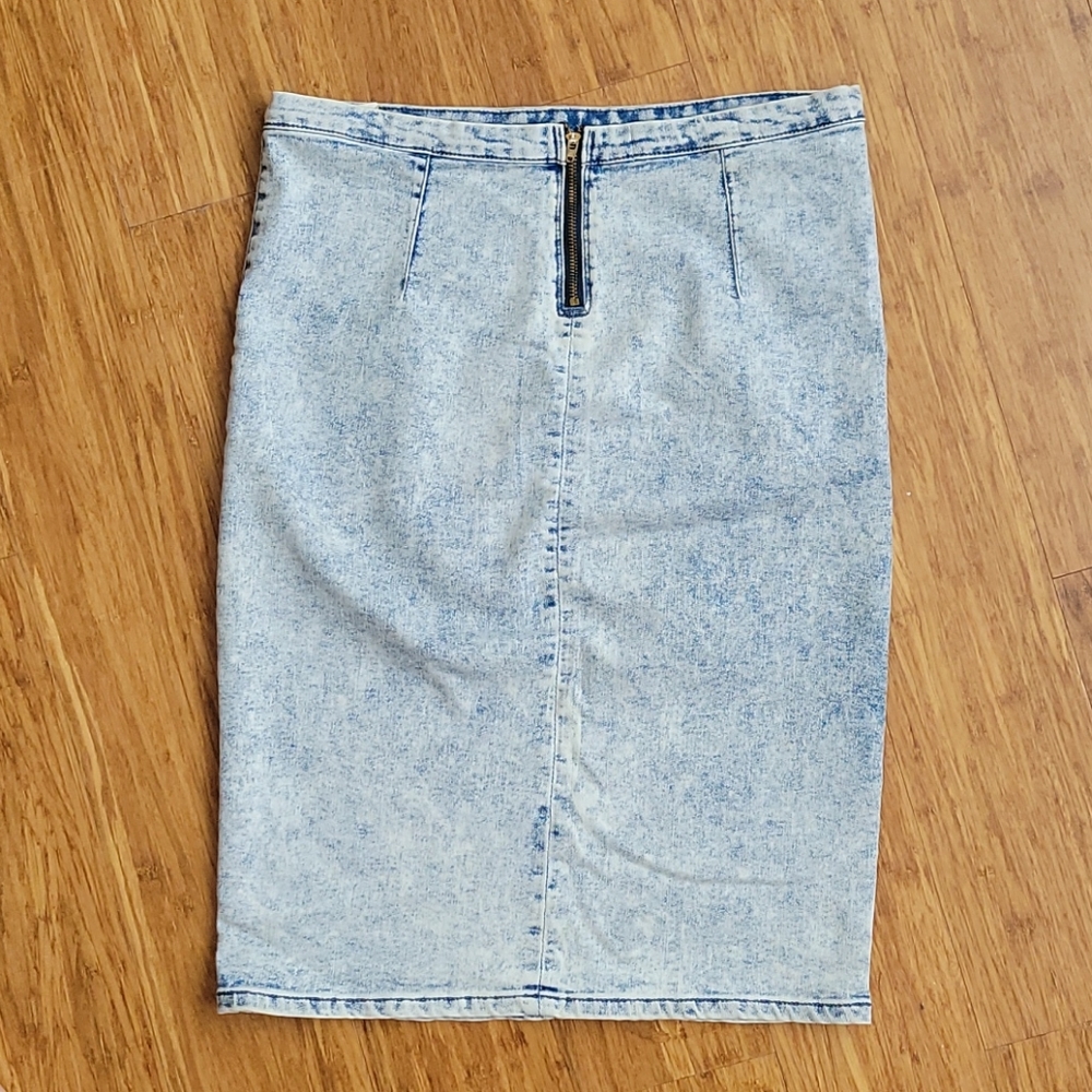 Denim pencil skirt-med